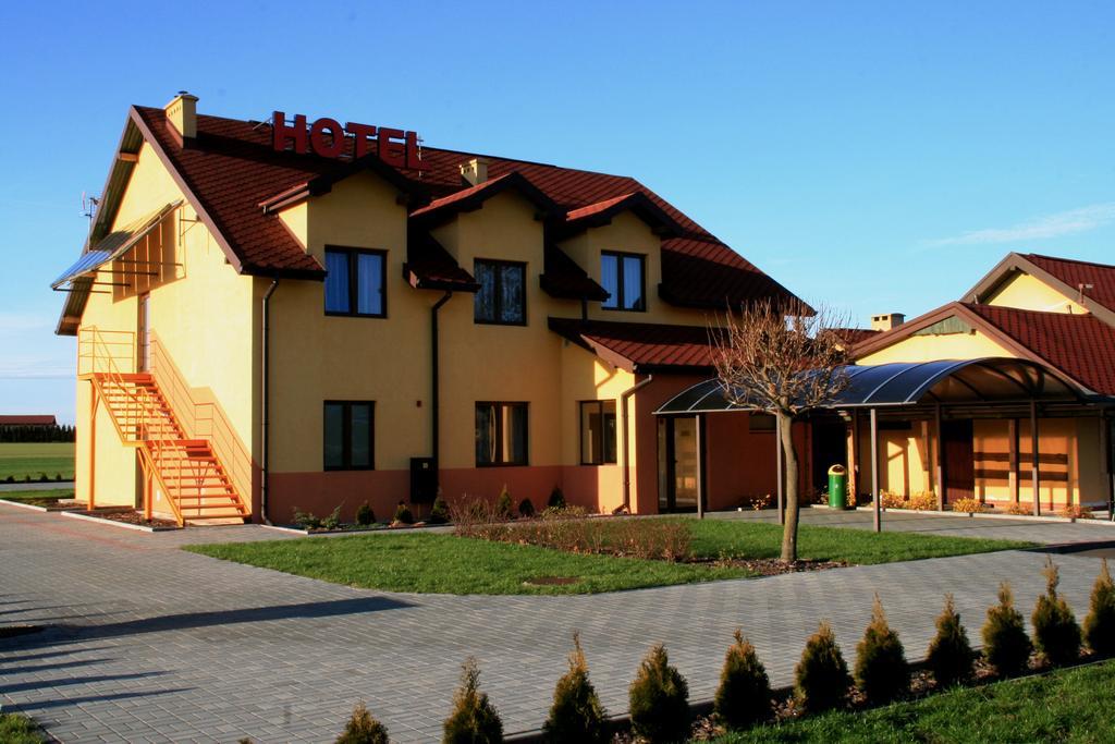 Hotel Kuznia Oberza Polska Łysomice Εξωτερικό φωτογραφία