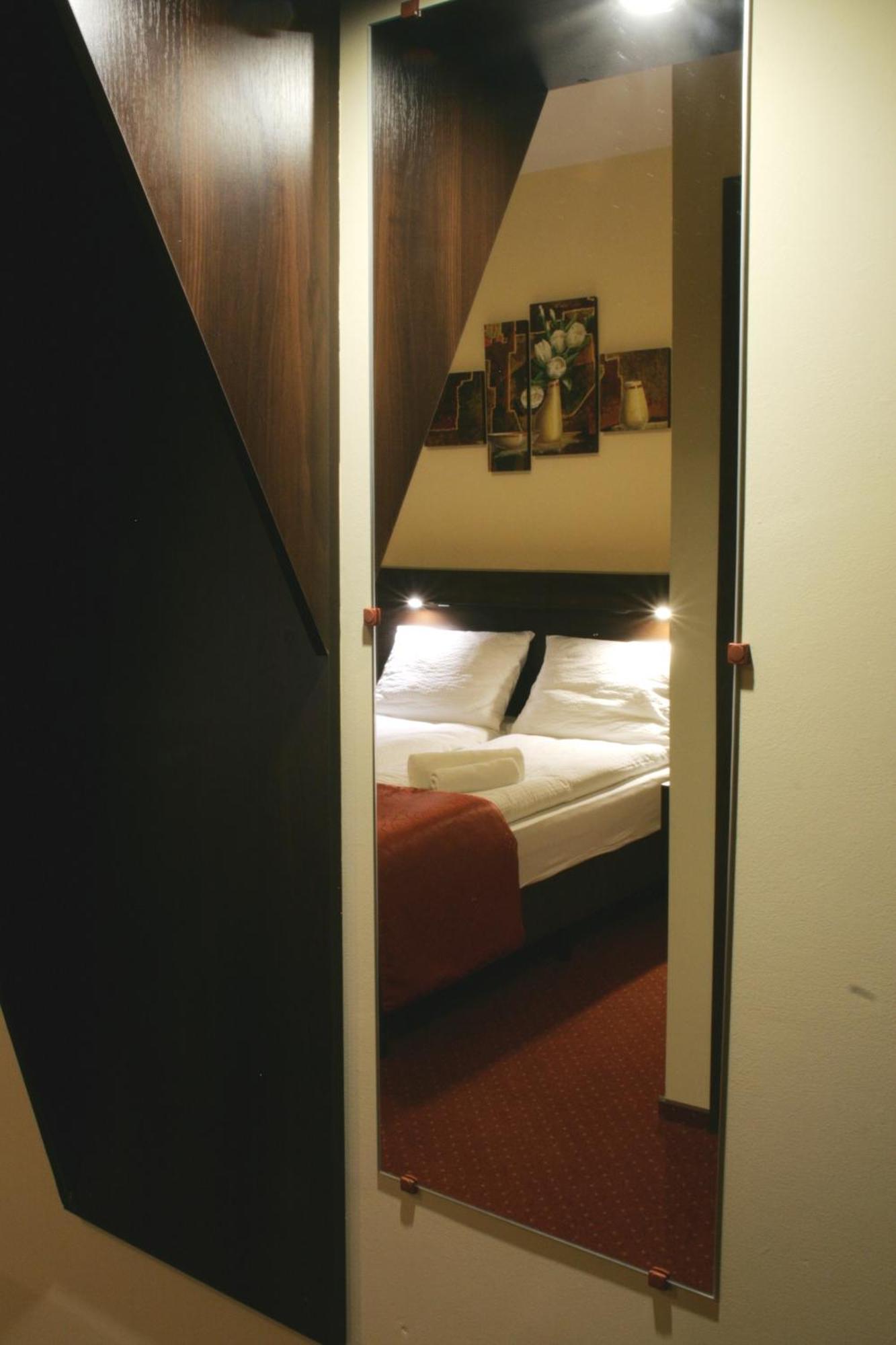 Hotel Kuznia Oberza Polska Łysomice Εξωτερικό φωτογραφία