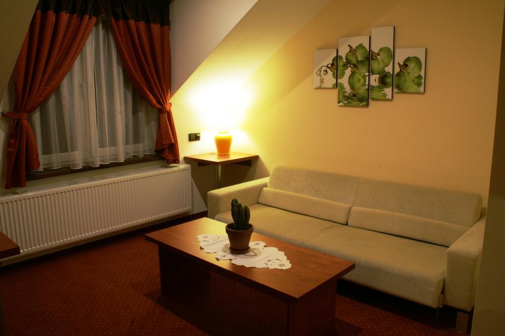 Hotel Kuznia Oberza Polska Łysomice Δωμάτιο φωτογραφία